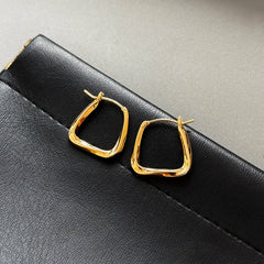 Silver Metal Pleated Hoop Earrings_Cwaje06285