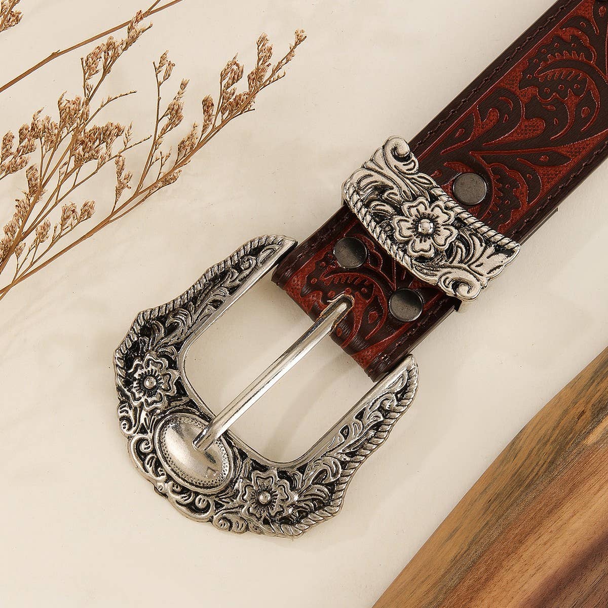 Vintage Distressed Rivet Embossed Belt_Cwmm3957