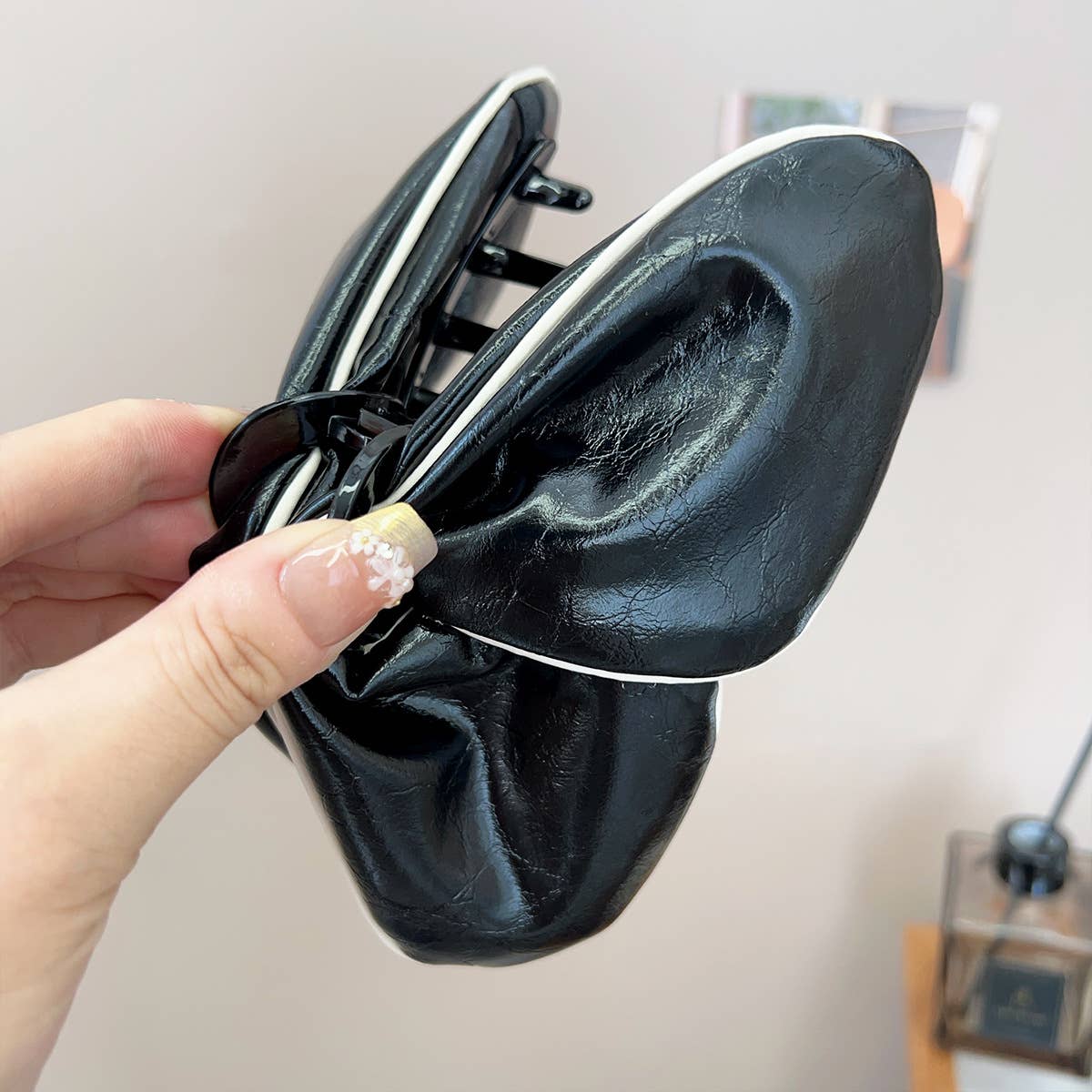 Women¡¯S Leather Butterfly Claw Clip For Thick Hair_Cwaha0735