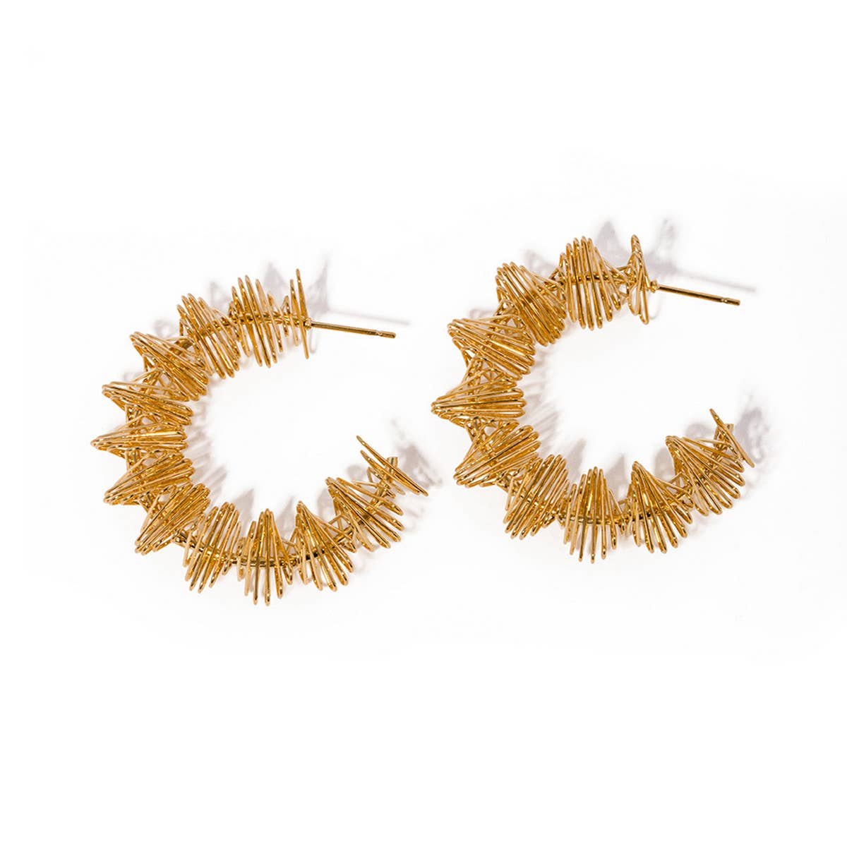 SIMPLE TWISTED SPRING C SHAPED EARRINGS_CWAHA0916