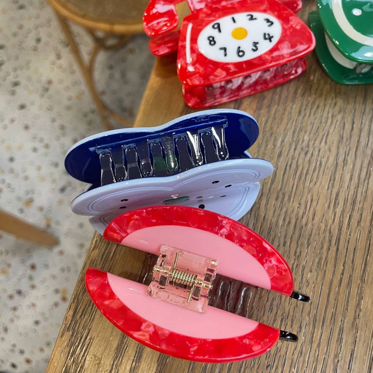 RETRO PHONE CLOCK HAIR CLAW CUTE VINTAGE STYLE_CWASC1597