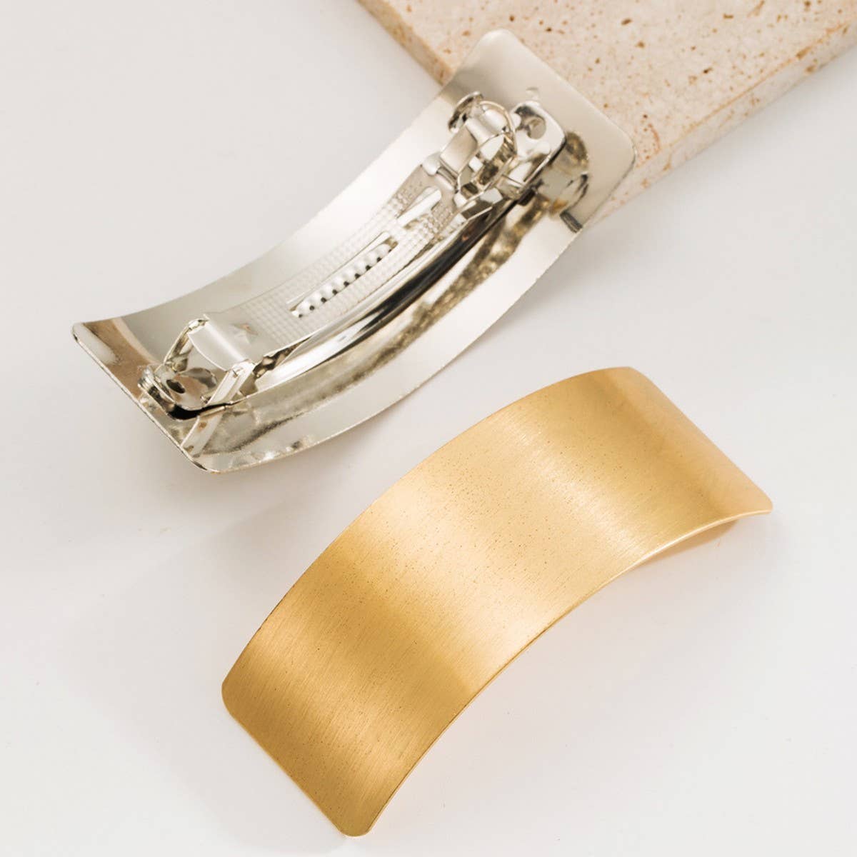 BRUSHED METAL GEOMETRIC SPRING HAIR CLIP CHIC_CWAHA6187