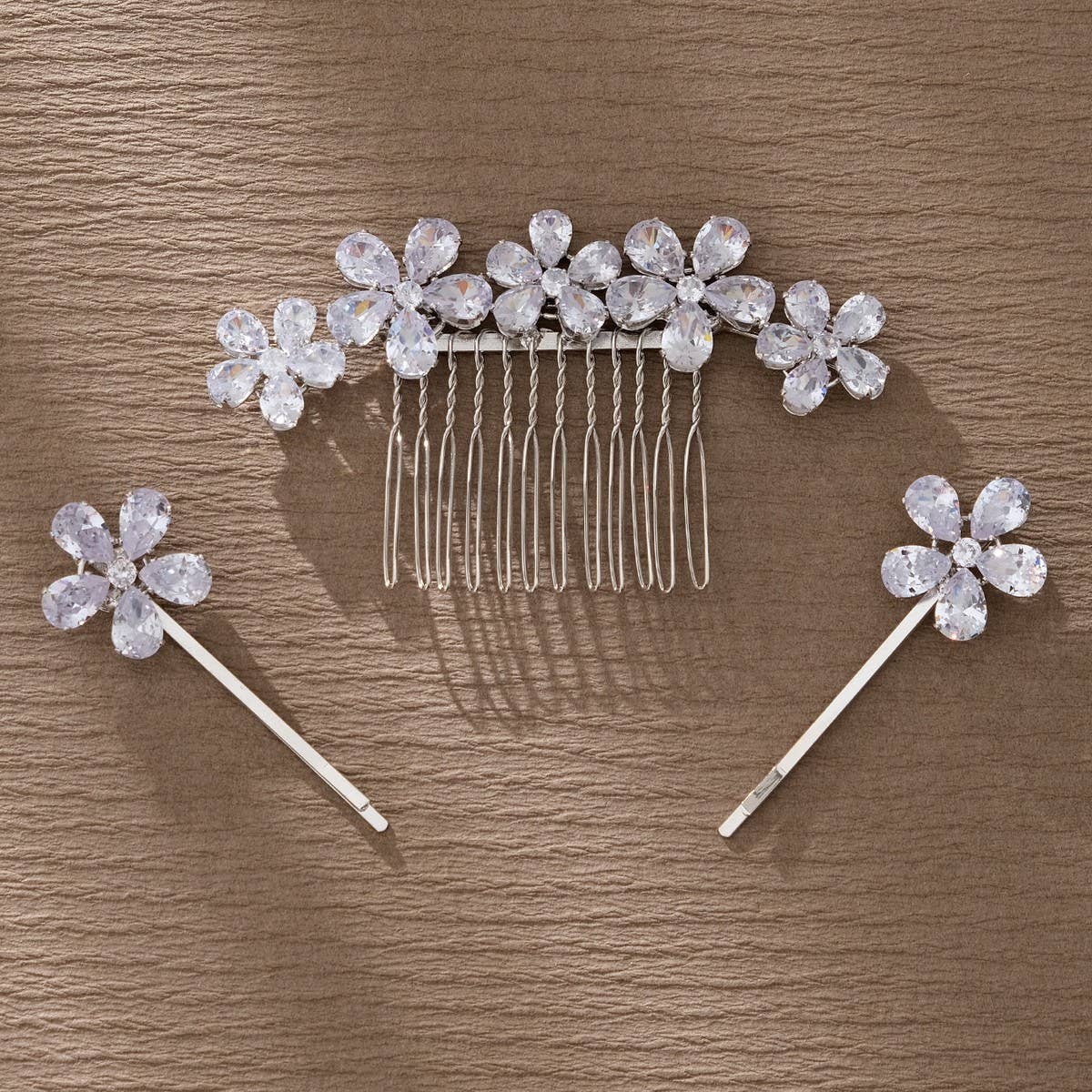 SIMPLE AND VERSATILE FLOWER BRIDAL COMB SET_CWAHA2775
