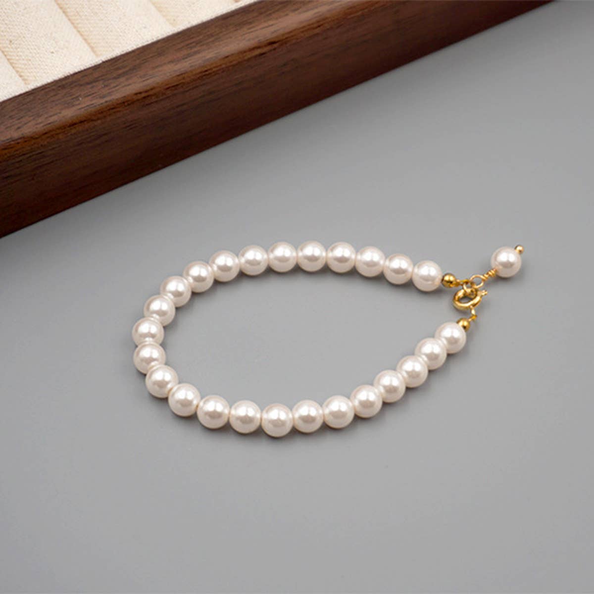 ROUND PEARL SIMPLE DESIGN FASHION BRACELET_CWAJE1667