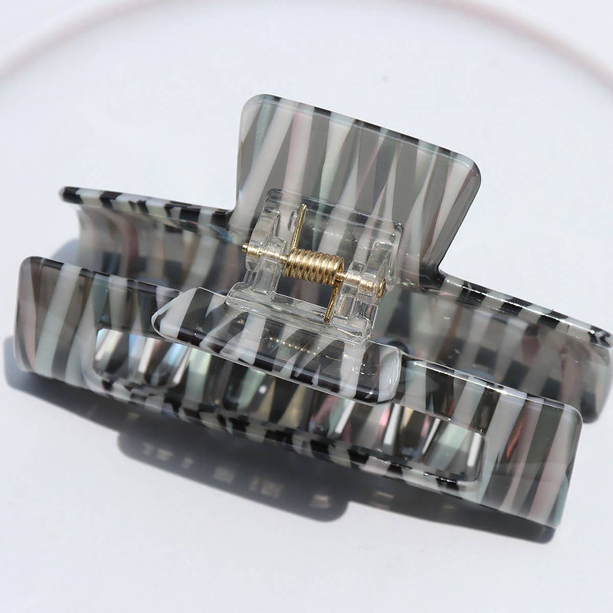 8 5CM HOLLOW SQUARE HAIR CLAW RETRO FRENCH STYLE_CWAHA2627