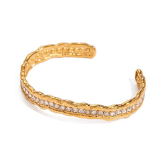 INS STYLE OPEN BANGLE TITANIUM STEEL NO FADE_CWAJE4726