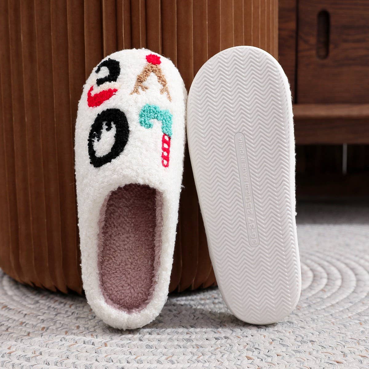HOT STYLE LETTER PLUSH WARM COTTON SLIPPERS_CWSHS0761