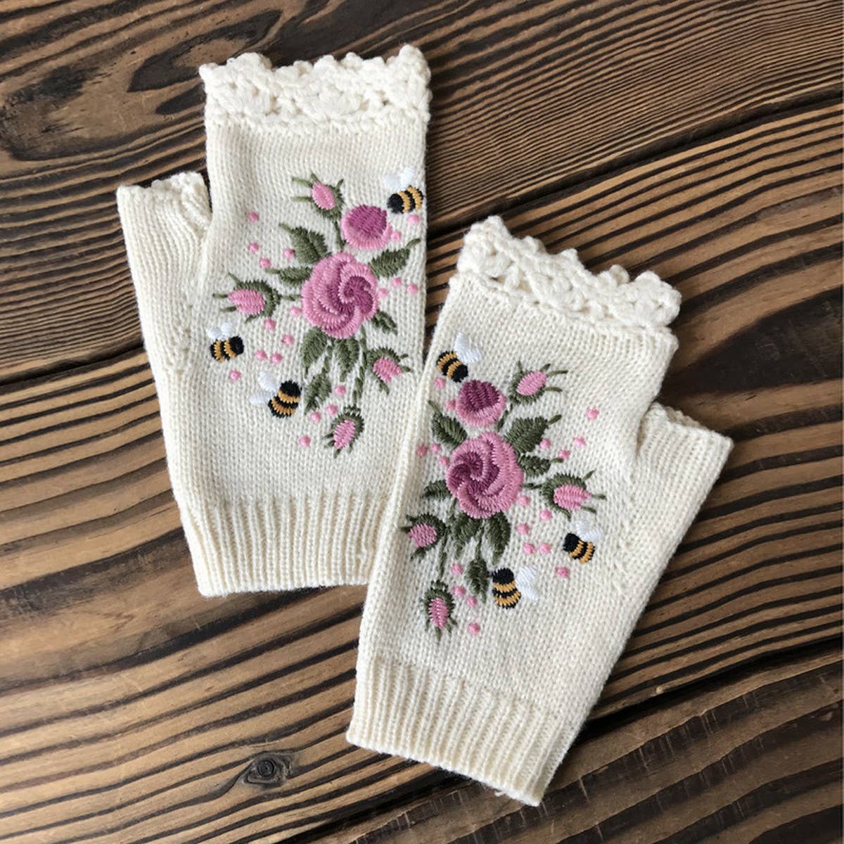 KNIT WINTER GLOVES BEE BLOSSOM EMBROIDERY_CWMM1662