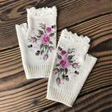 KNIT WINTER GLOVES BEE BLOSSOM EMBROIDERY_CWMM1662
