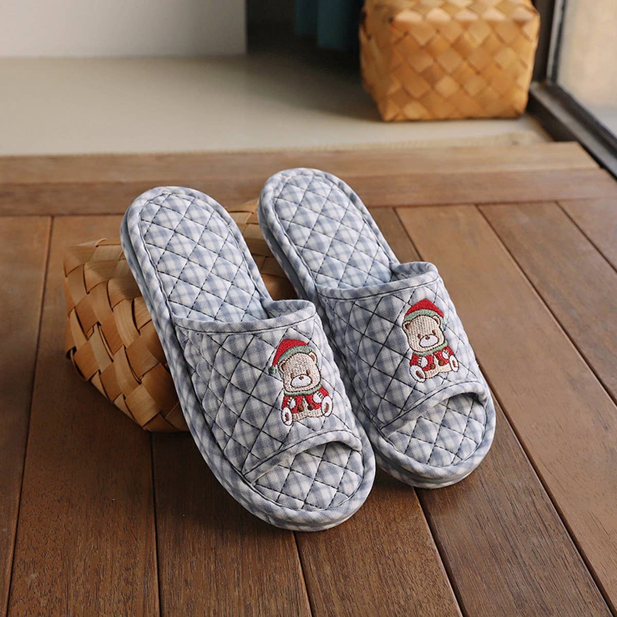 CUTE BEAR COTTON SLIPPERS WITH THICK SOLE_CWSHF0200