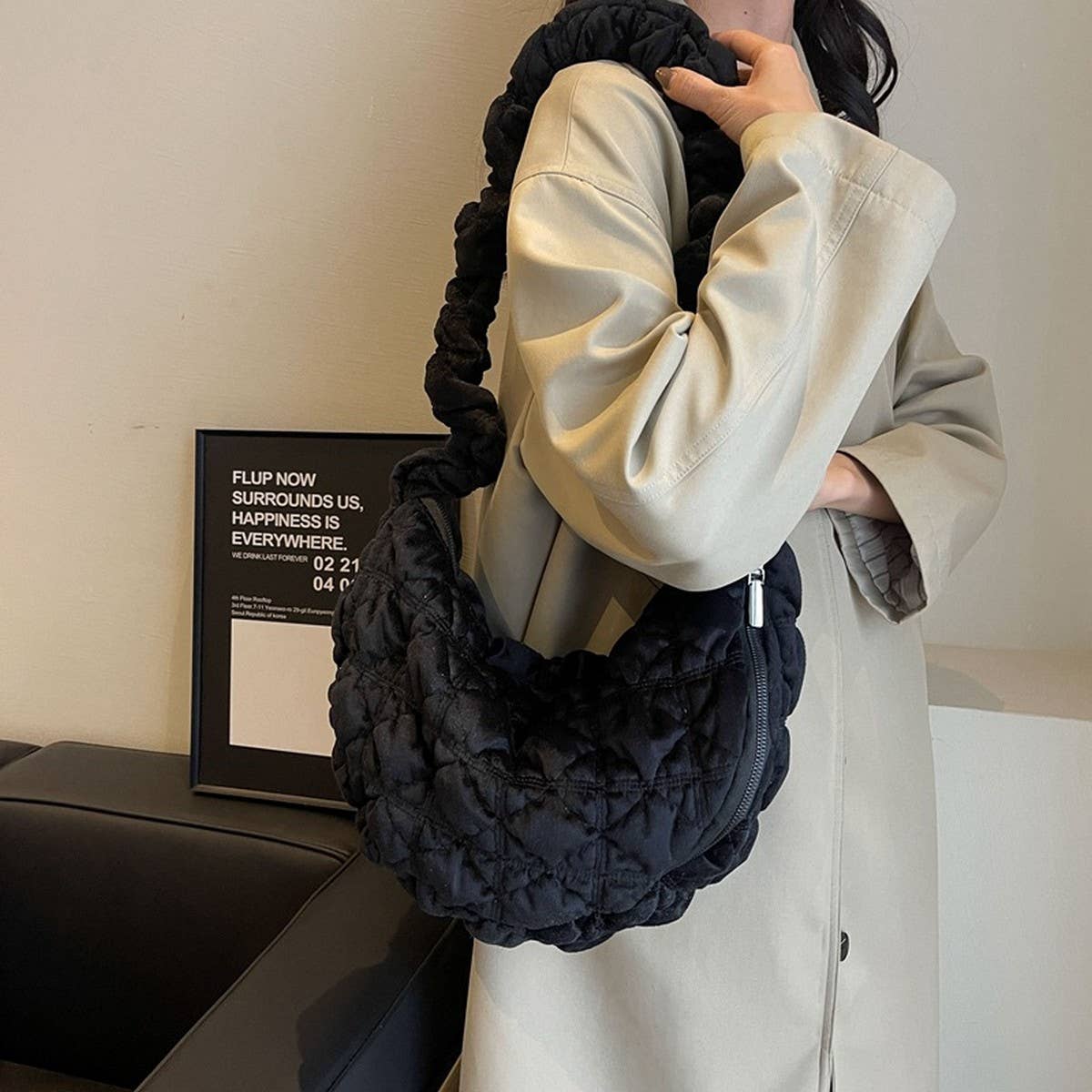 LARGE PUFFY VELVET CLOUD SHOULDER BAG_CUAB00492