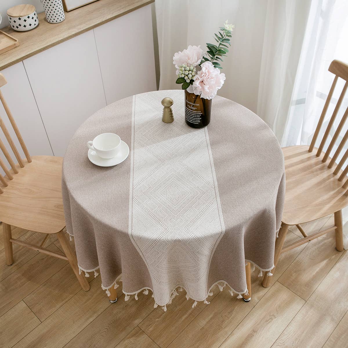 GRAY JACQUARD GEOMETRIC TABLECLOTH_CWMM0964