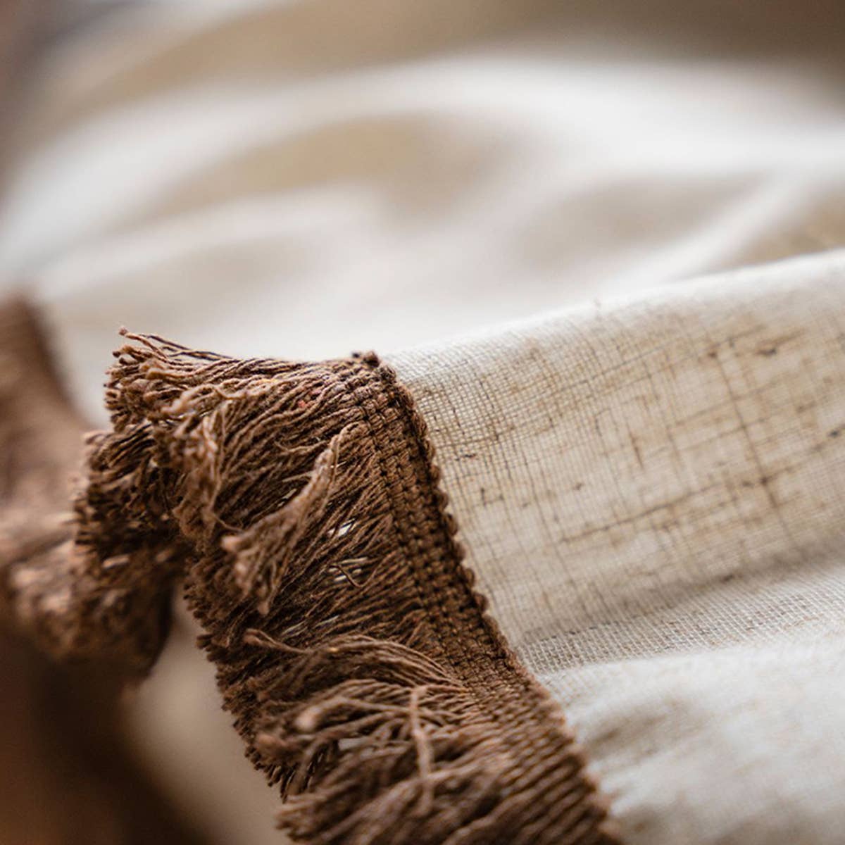 HOUSEHOLD SOLID COLOR KHAKI TASSEL DINING TABLE_CWMM0941