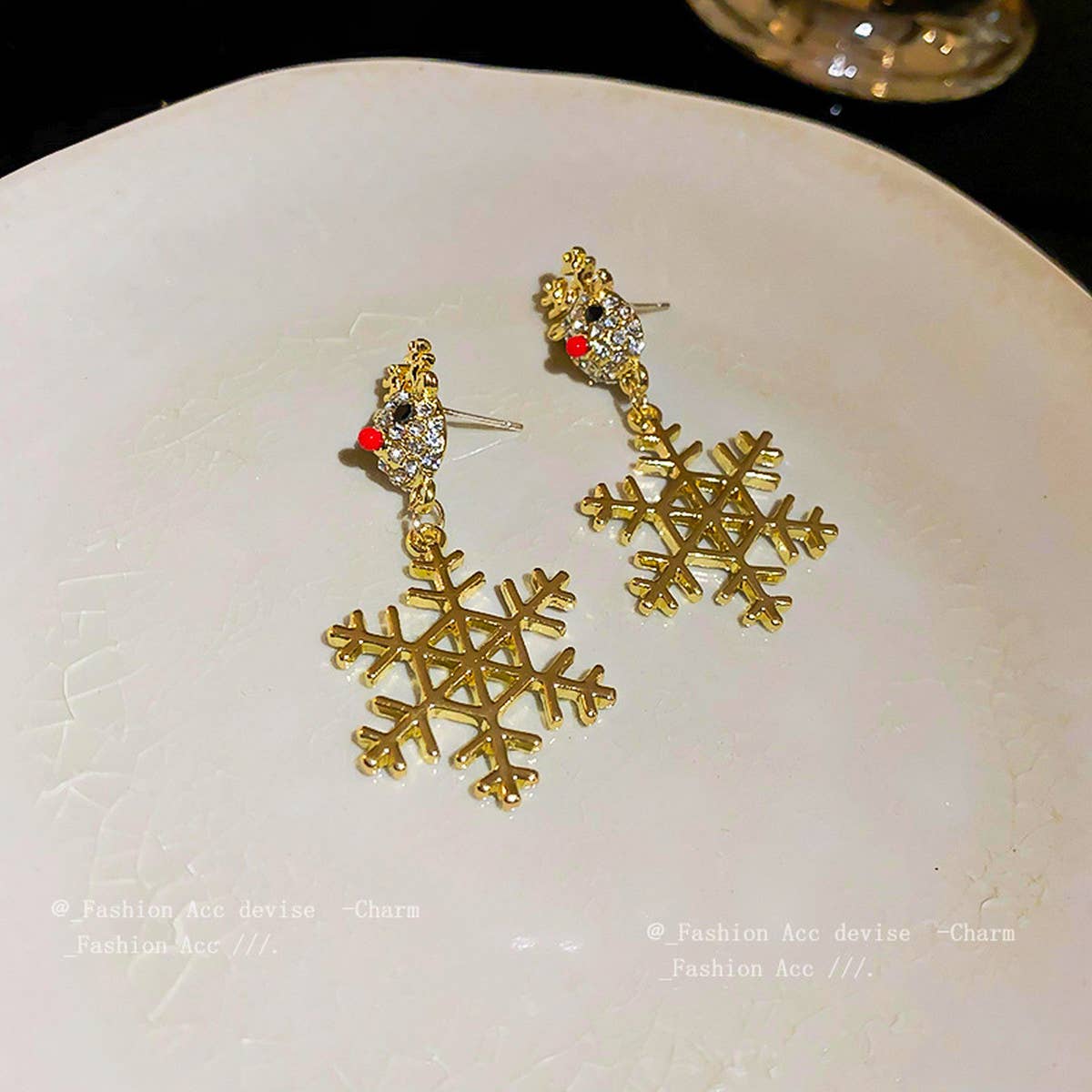 DIAMOND DEER HEAD SNOWFLAKE EARRINGS_CWAJE2408