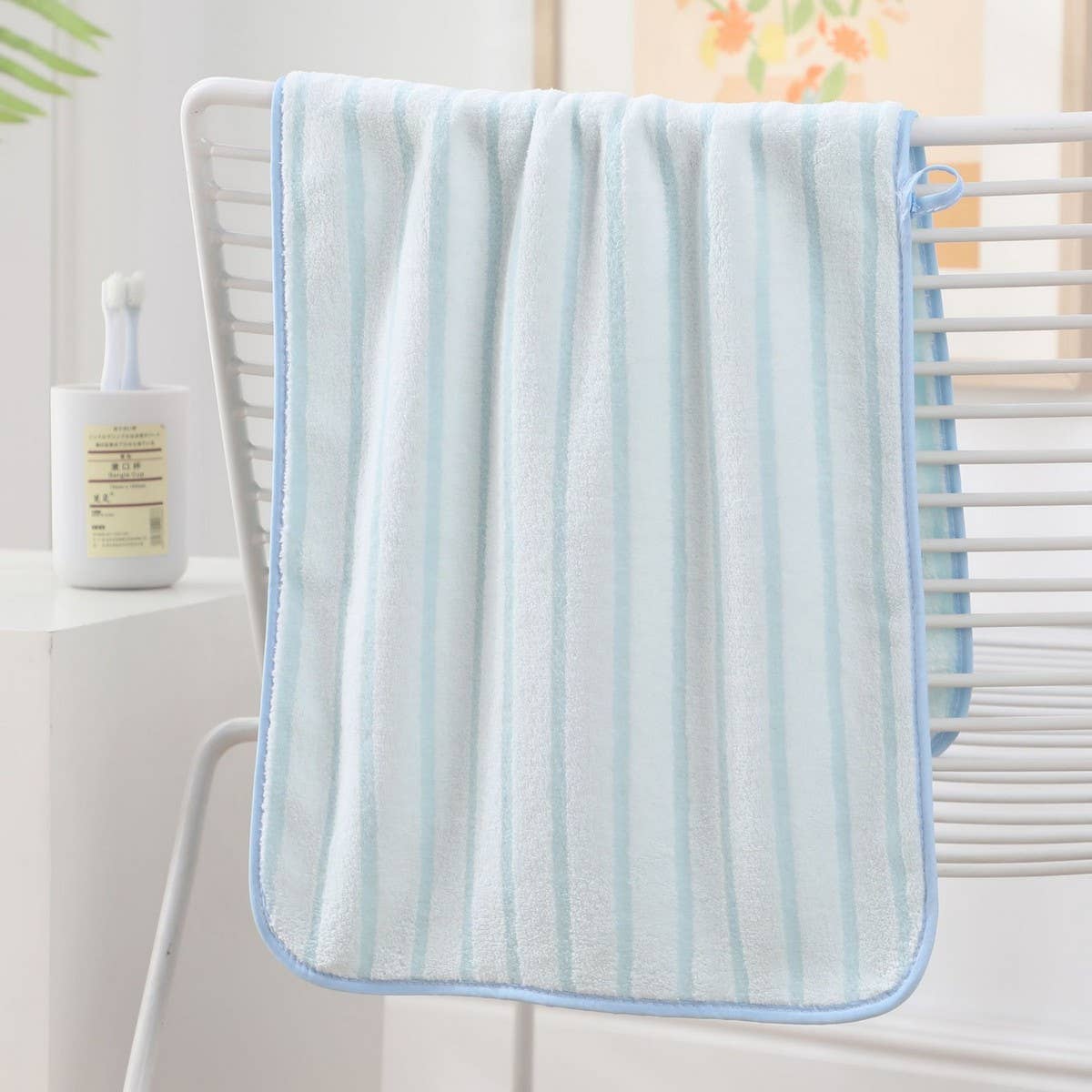SOFT AND ABSORBENT CORAL FLEECE BATH TOWEL_CWMM2322