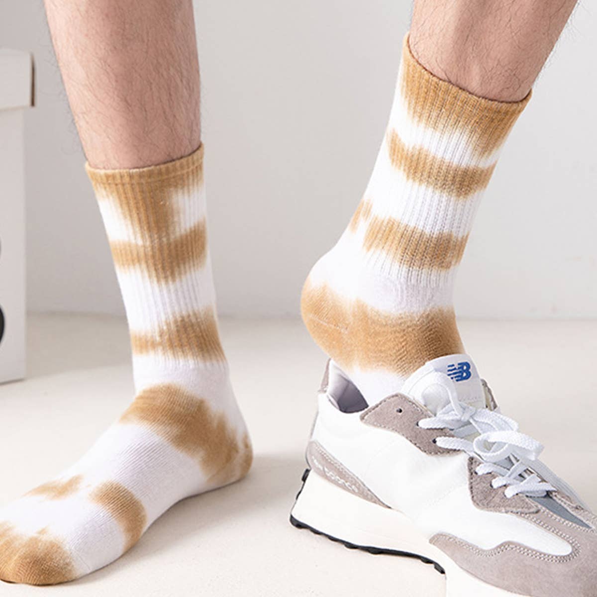 SIMPLE TIE DYED HIGH TOP SOCKS_CWMS0263