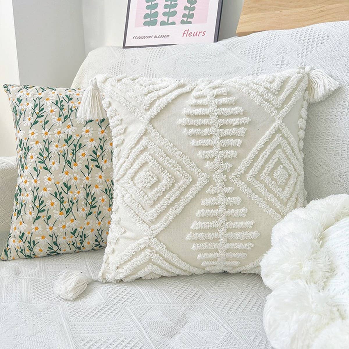 EMBROIDERED DAISY PILLOW COVER REMOVABLE RUSTICCHIC_CWMM7672