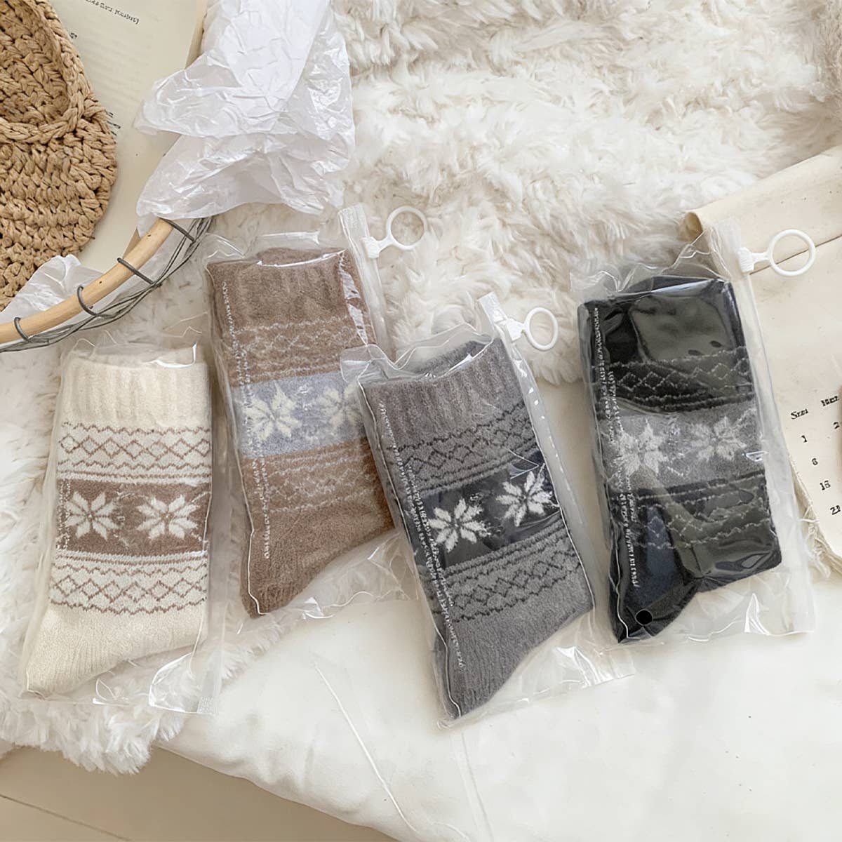 Womens Thick Wool Slouchy Retro Crew Socks_Cwms03286