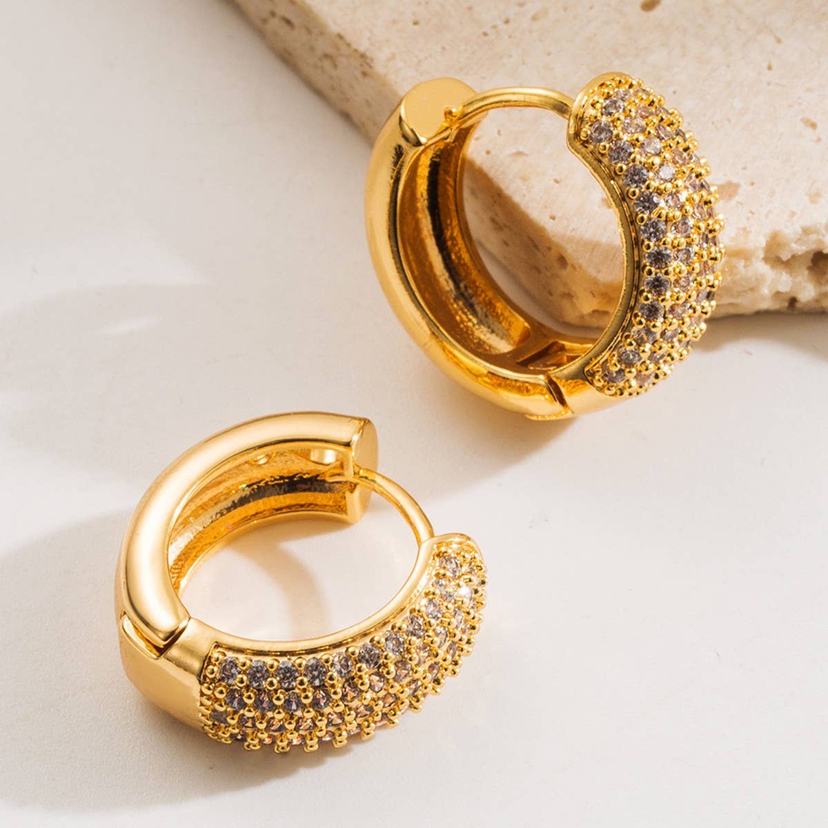 GOLD PLATED HOOP EARRINGS TRENDY STYLE_CWMM8527