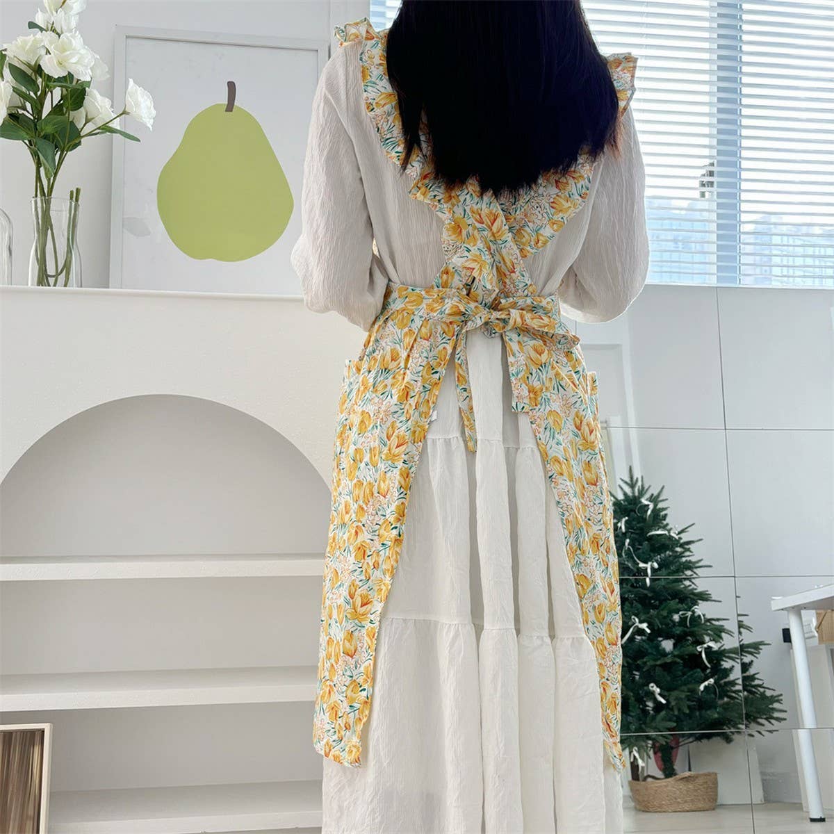 PURE COTTON RUFFLED FLORAL HANDMADE APRON_CWMM5805