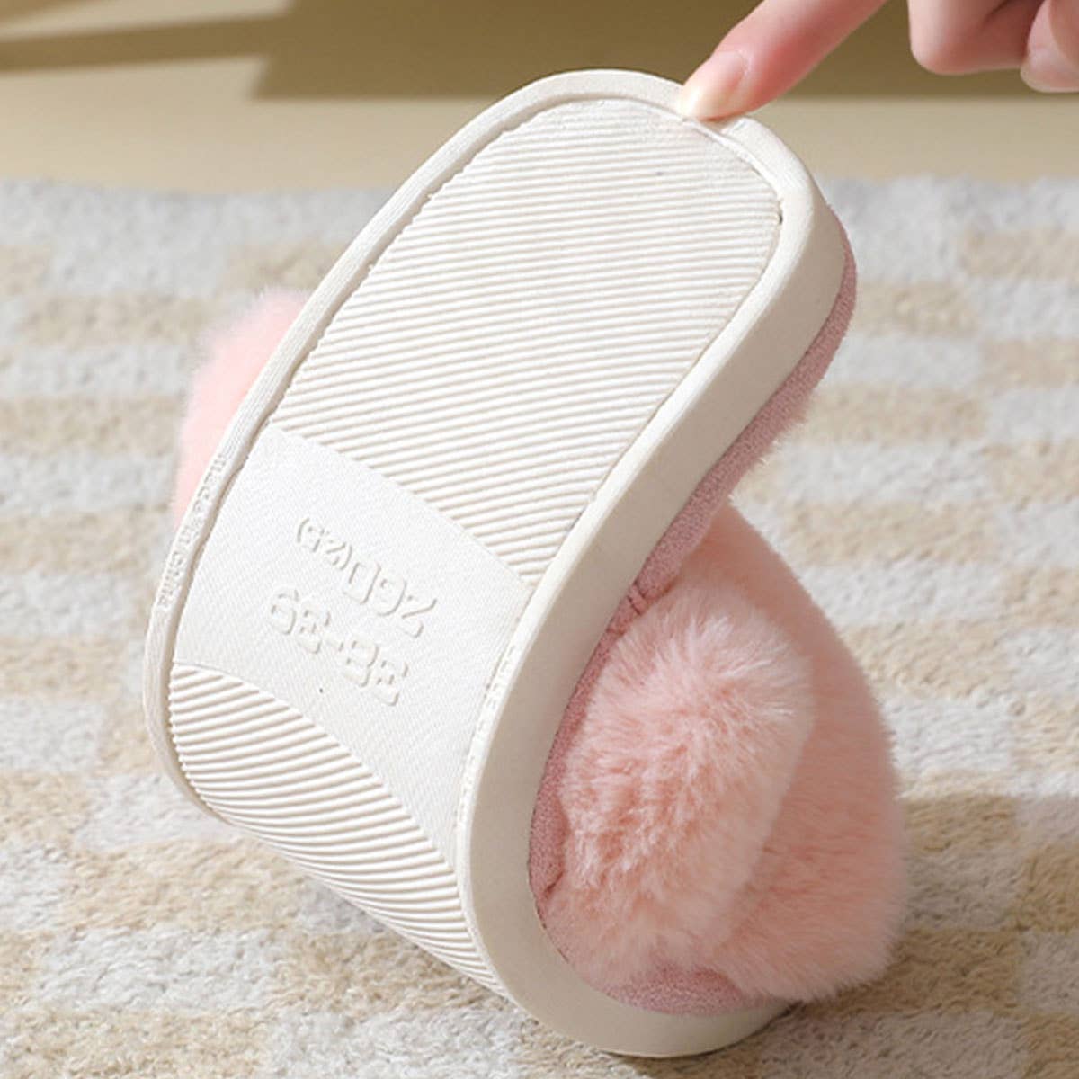 CROSS STYLE FAUX RABBIT FUR SLIPPERS FOR WOMEN_CWSHS0283