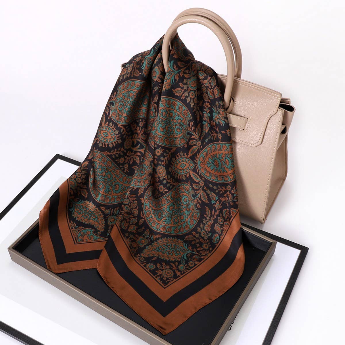 Vintage Letter Print Satin Square Scarf For Women_Cwasc0809