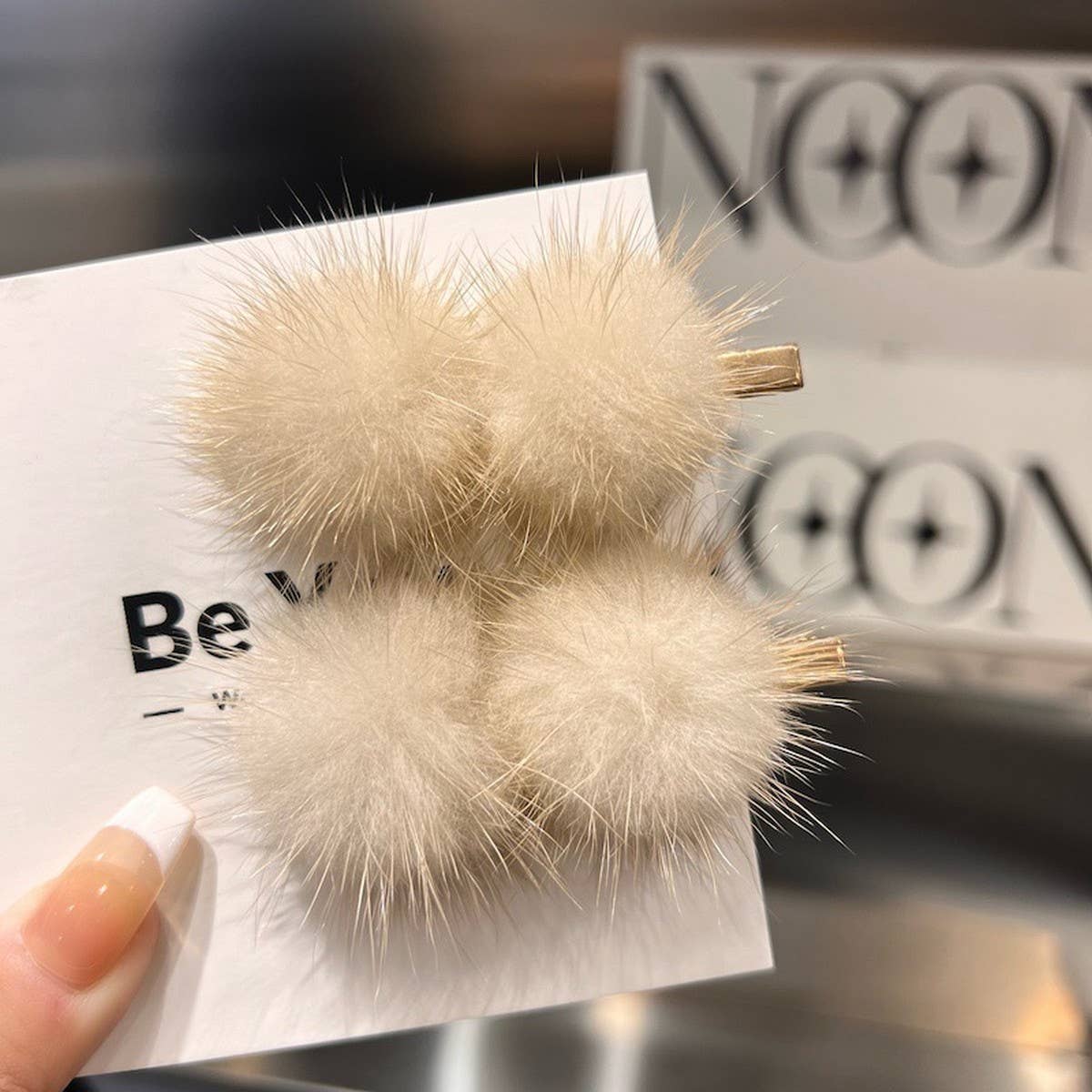 CUTE FURRY HAIRPIN DUCKBILL CLIP BANGS HAIRPIN_CWAHA3301