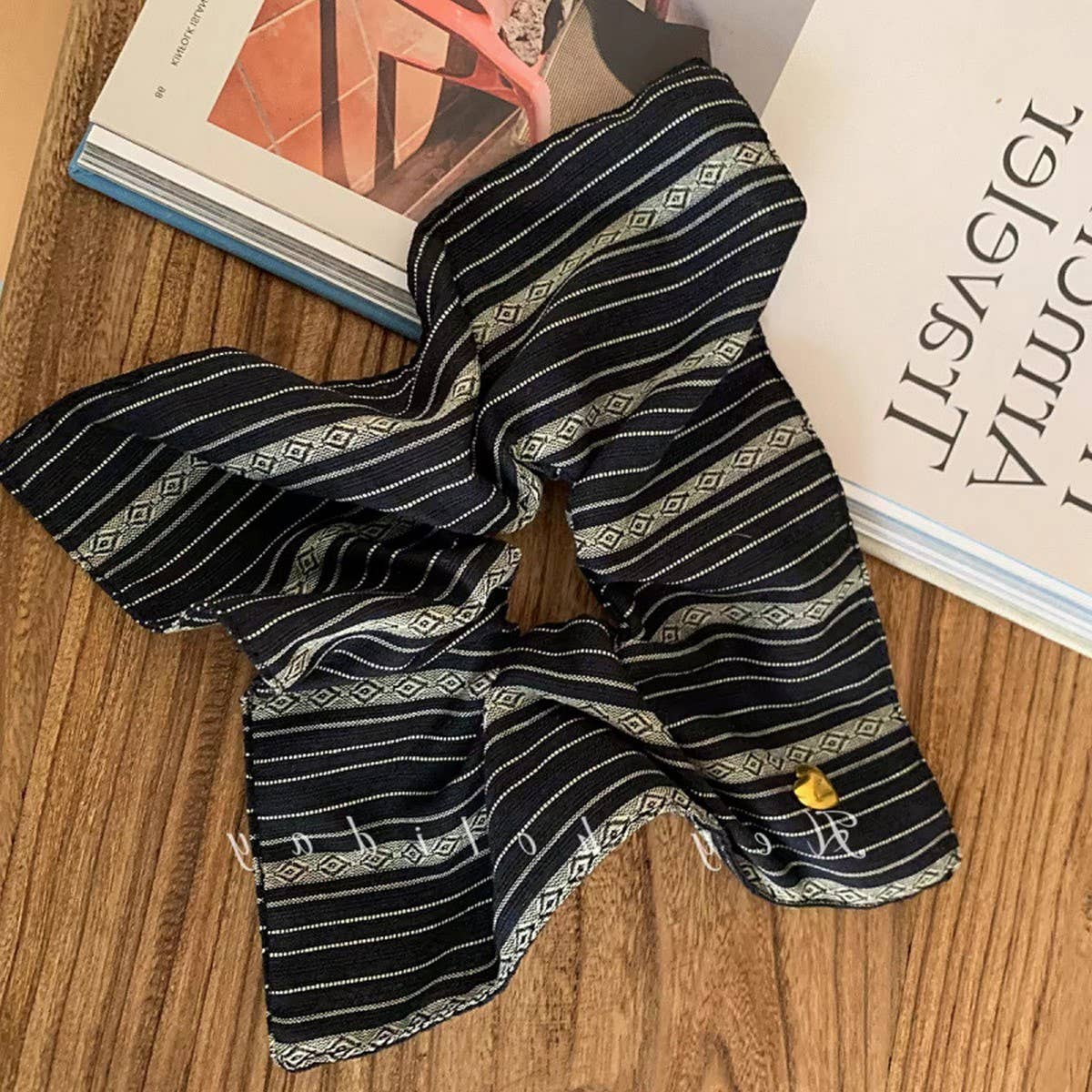 SQUARE COLORS HAIR SCRUNCHIES_CWAHA2819