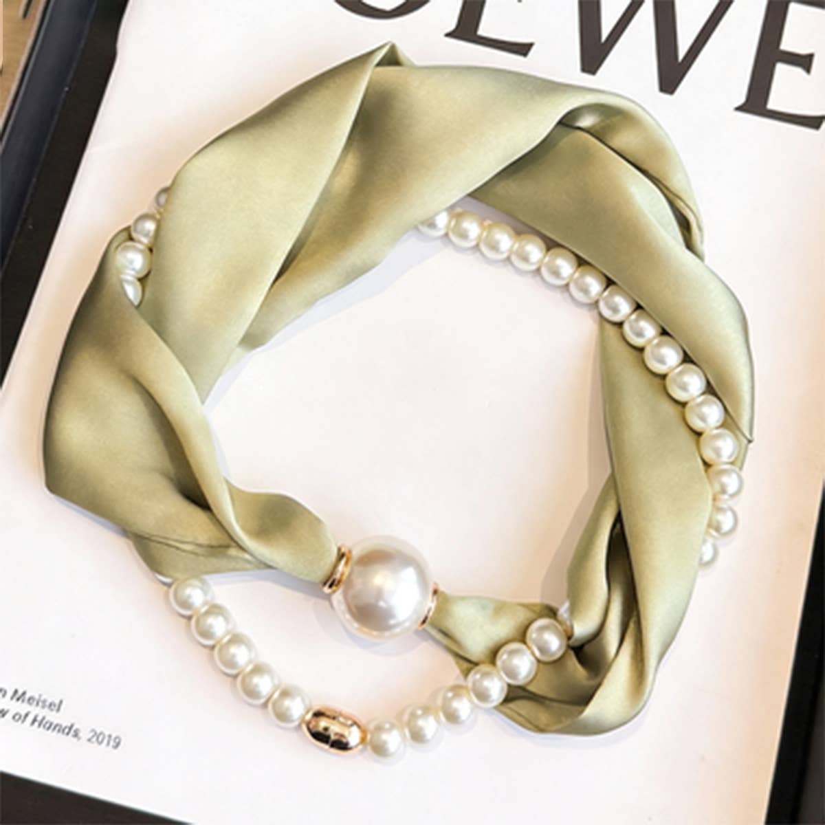 Solid Pearl Magnetic Silk Neck Scarf_Cwasc03939