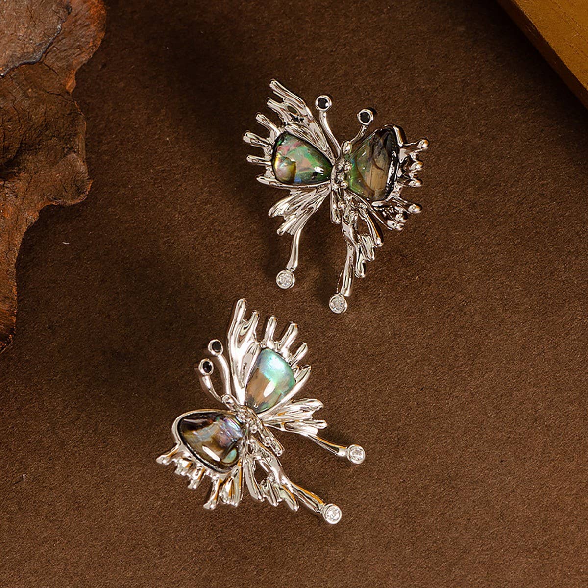 ABALONE BUTTERFLY EARRINGS WITH DIAMOND ANDZIRCONIA_CWMM4352