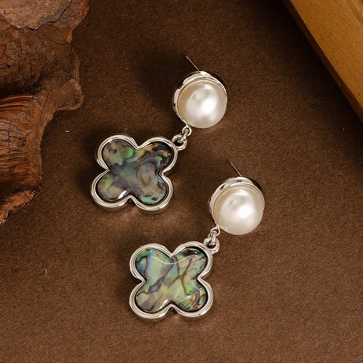 NATURAL COLORFUL ABALONE FOUR LEAF CLOVER EARRINGS_CWMM4332