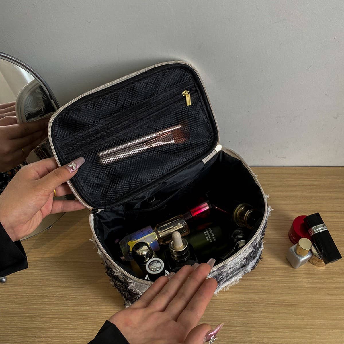 NEW DENIM GRAY AND WHITE PORTABLE COSMETIC BAG_CWAB4403