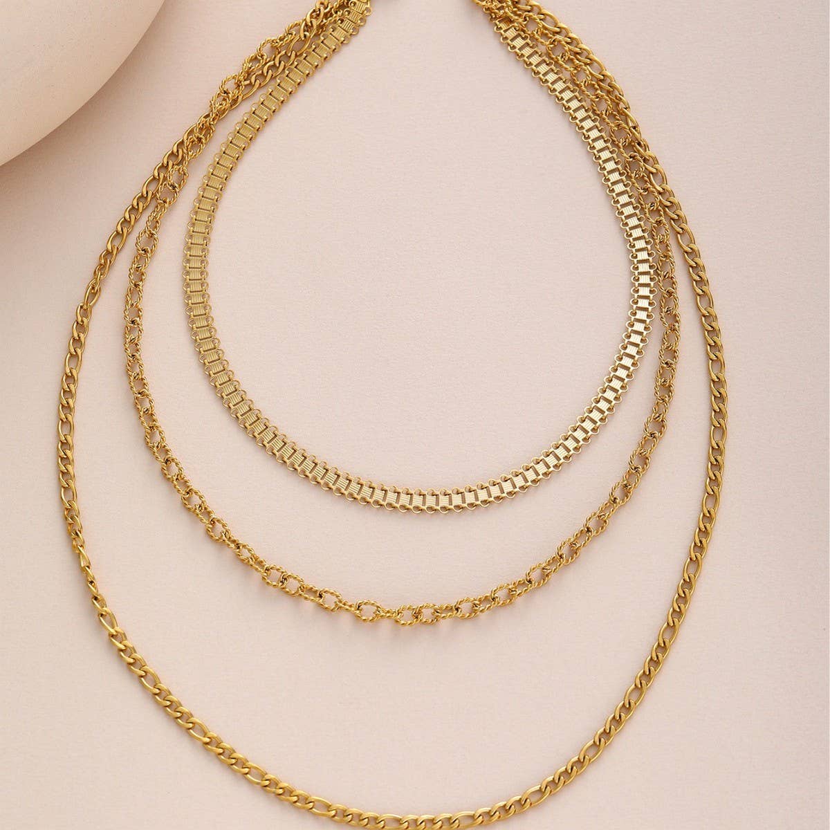 STAINLESS STEEL METAL MULTI LAYERED CHAIN NECKLACE_CWMM3678