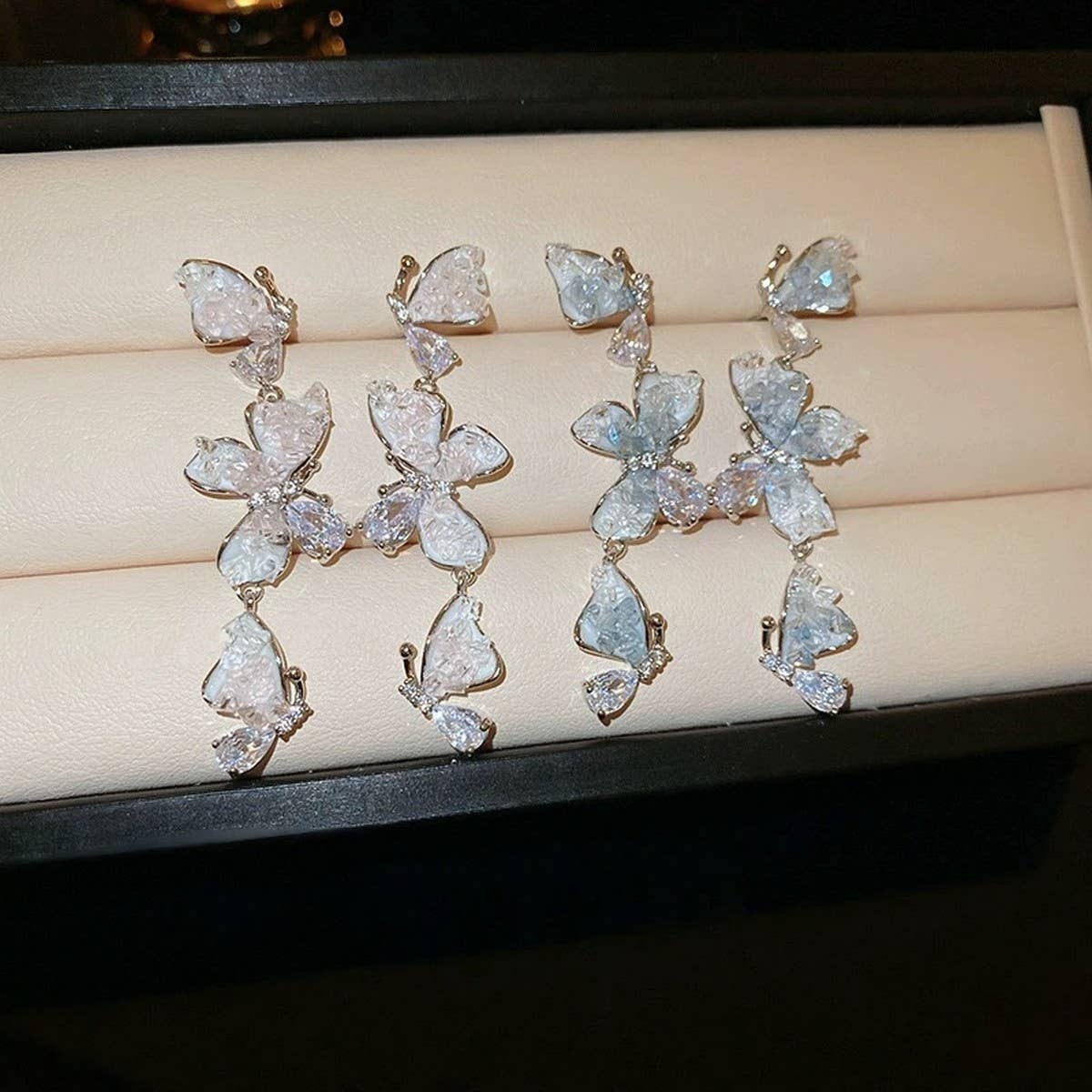 GRADIENT SWEET CRYSTAL BUTTERFLY LONG EARRINGS_CWAJE2177