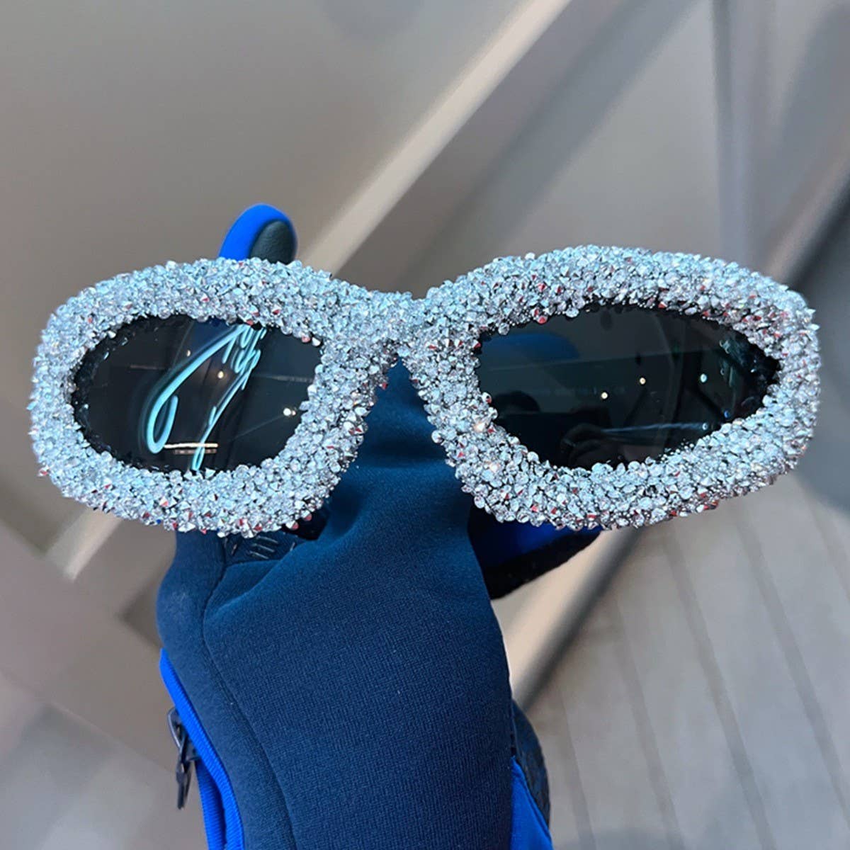 SPORTY CAT EYE DIAMOND SUNGLASSES_CWASG0803