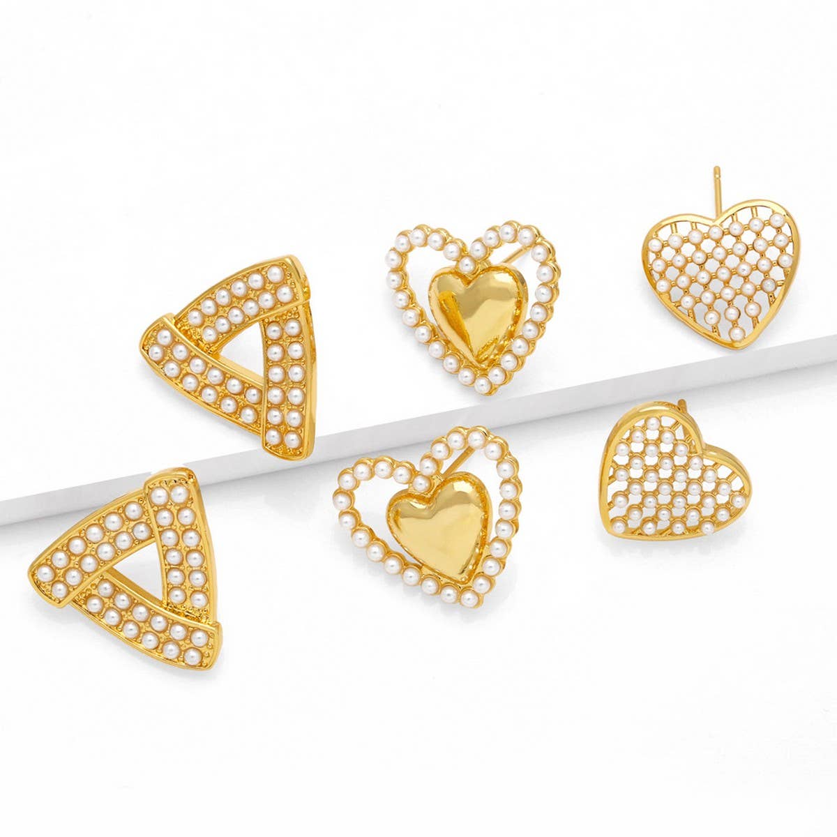 HEART SHAPED PEARL GOLD PLATED EARRINGS_CWAJE1035