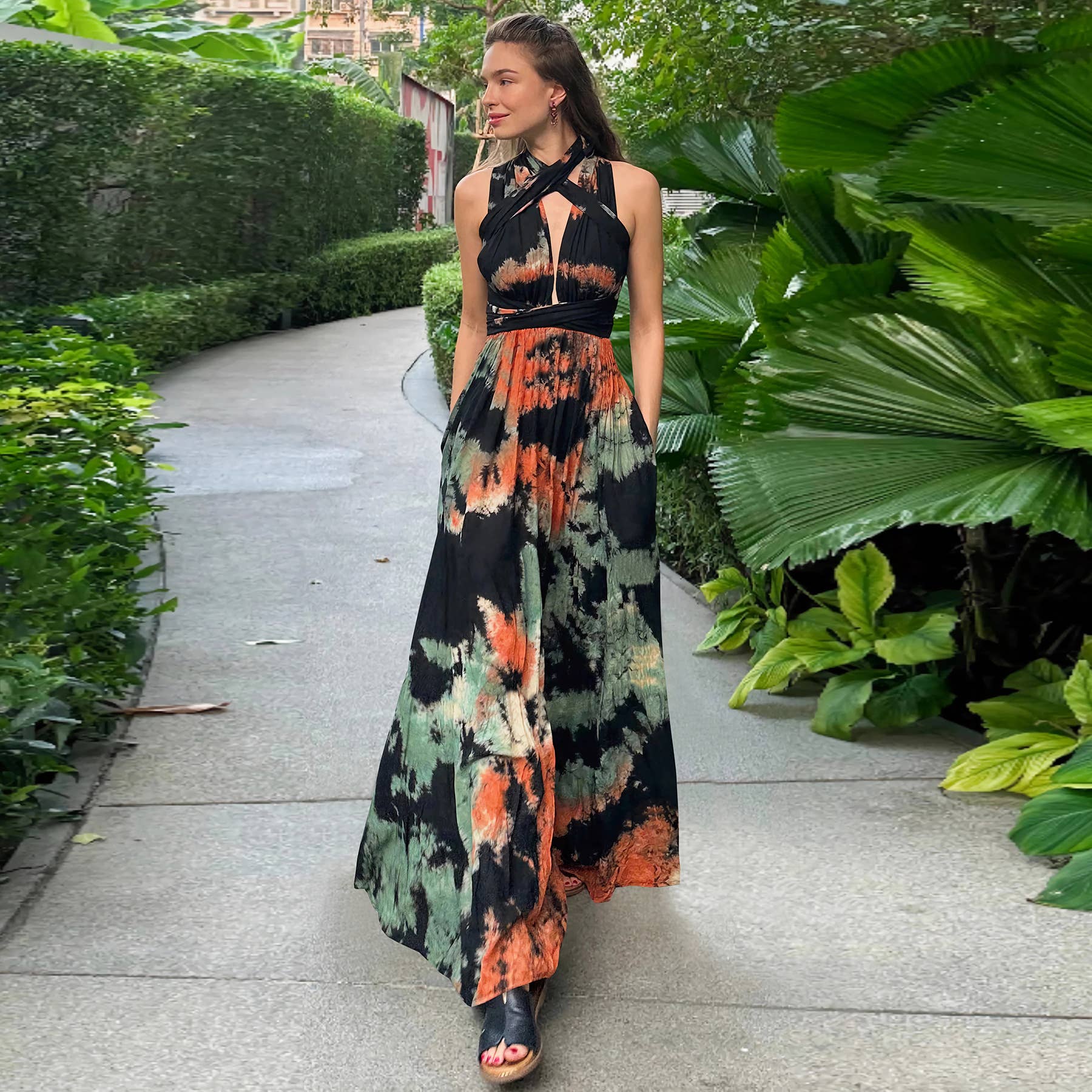 Trendy Sleeveless Tie-Dye Halter Neck Dress