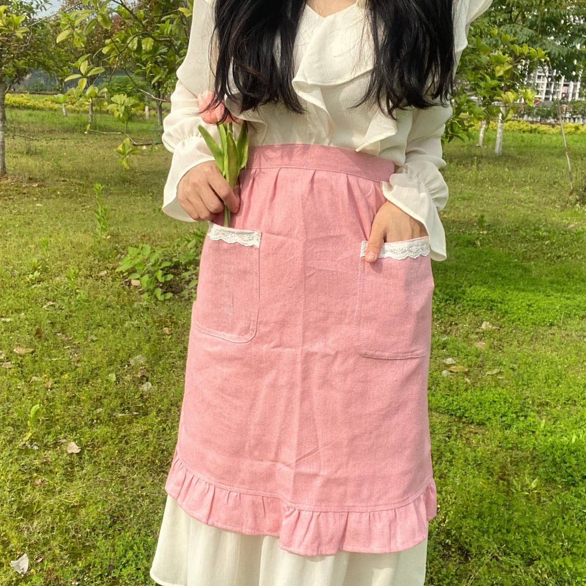 HALF LENGTH LINEN COTTON AND LINEN LACE APRON_CWMM5798