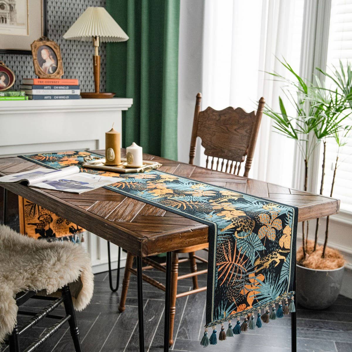 CONTRAST FABRIC FESTIVE TABLECLOTH_CWMM0998