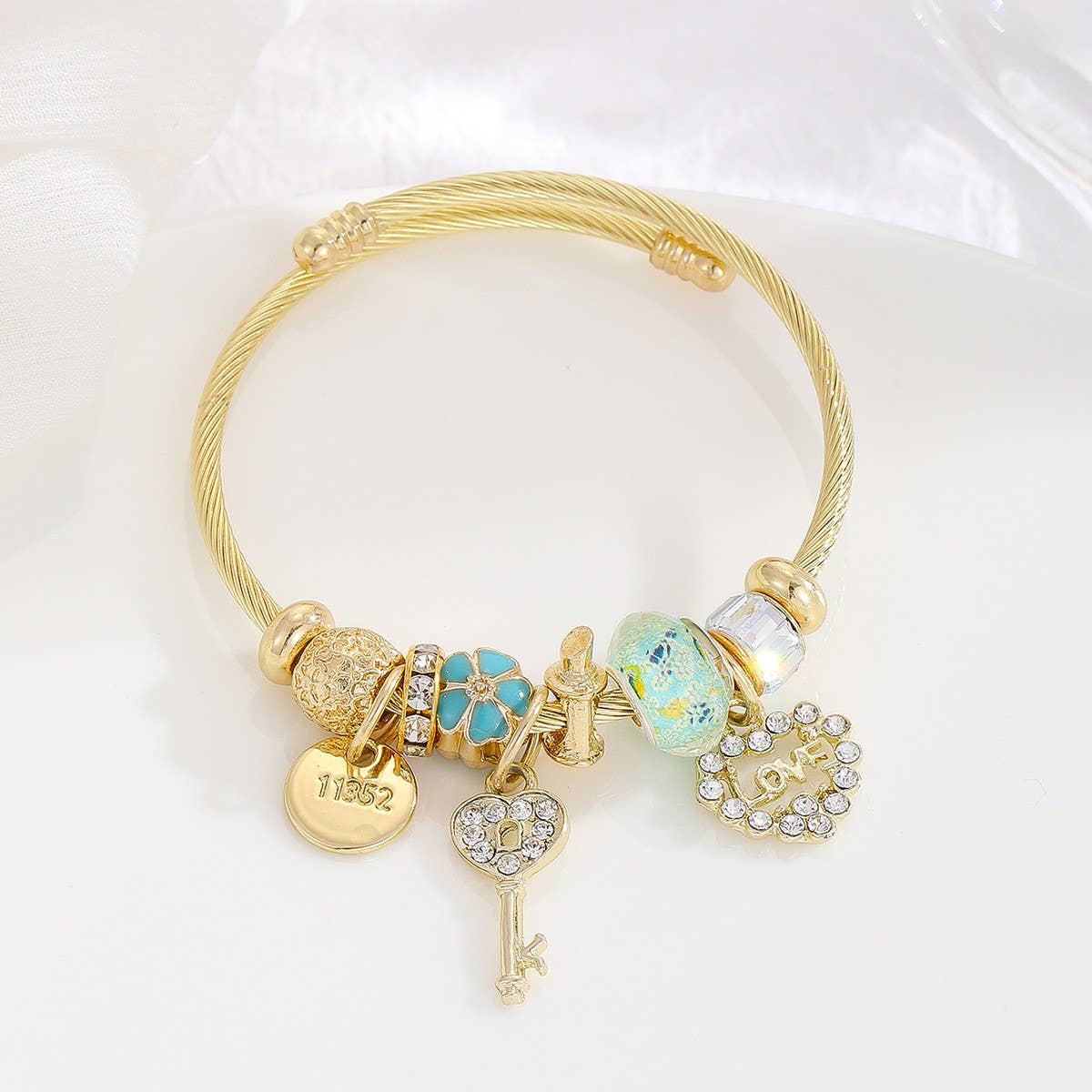 ELEGANT ALLOY COUPLE BRACELET WITH CRYSTAL PENDANT_CWMM8479