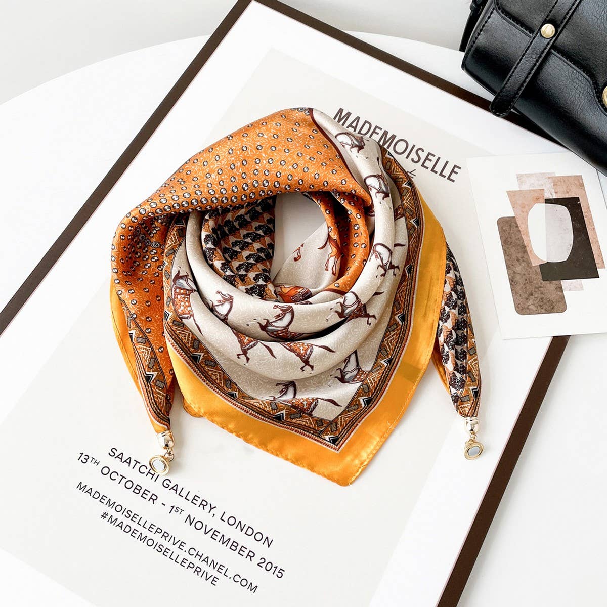 Magnetic Print Triangle Scarf For Spring Style_Cwasc02917