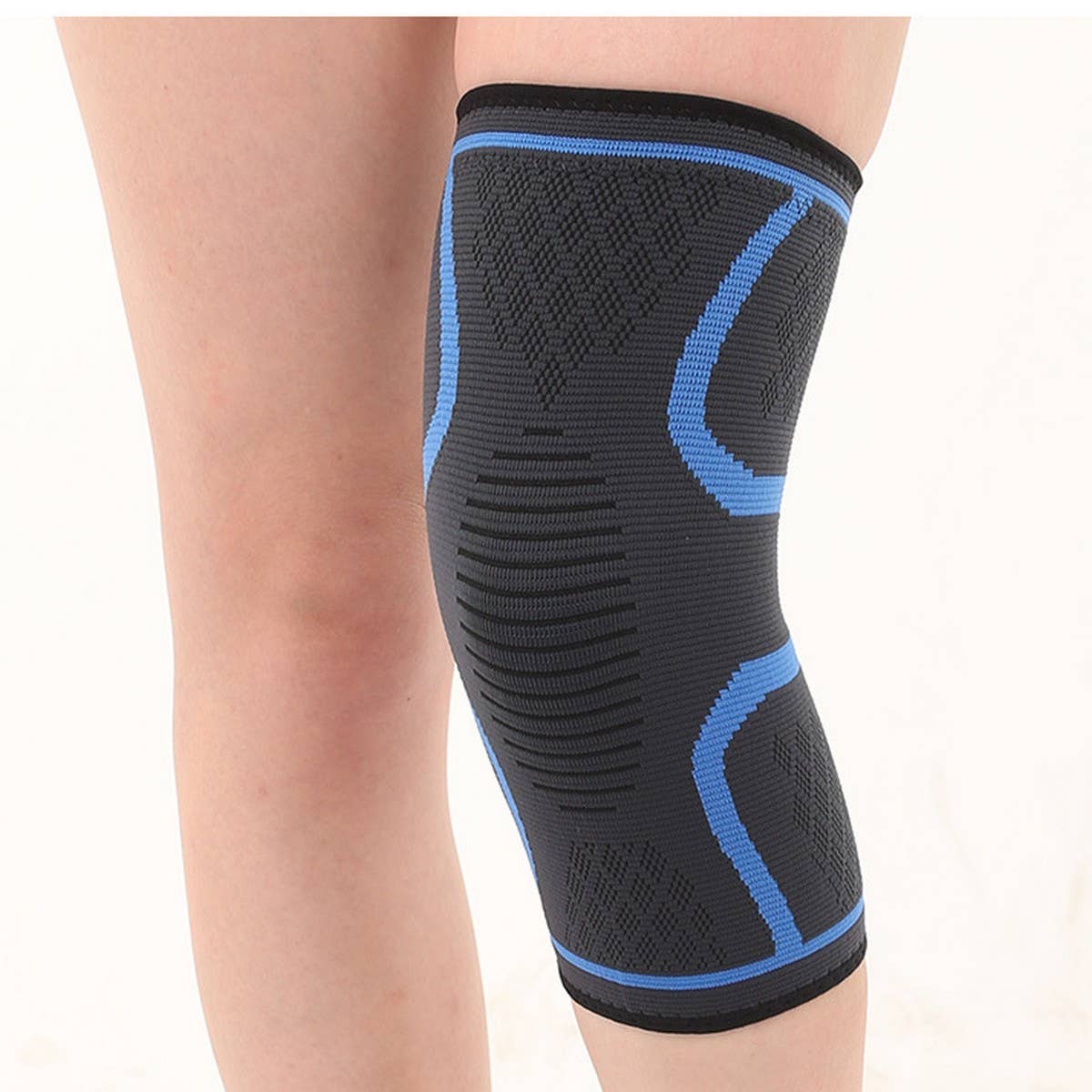 SPORT KNEE BRACE WITH ANTI SLIP ELASTIC SUPPORT_CWMM7880