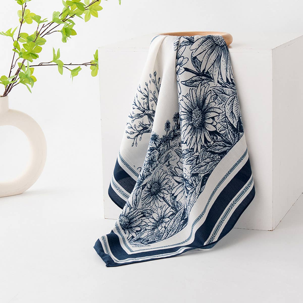 Versatile Shirt Retro Plant Print Square Scarf_Cwasc0924