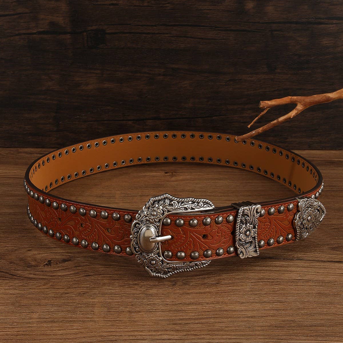 Vintage Distressed Rivet Embossed Belt_Cwmm3957