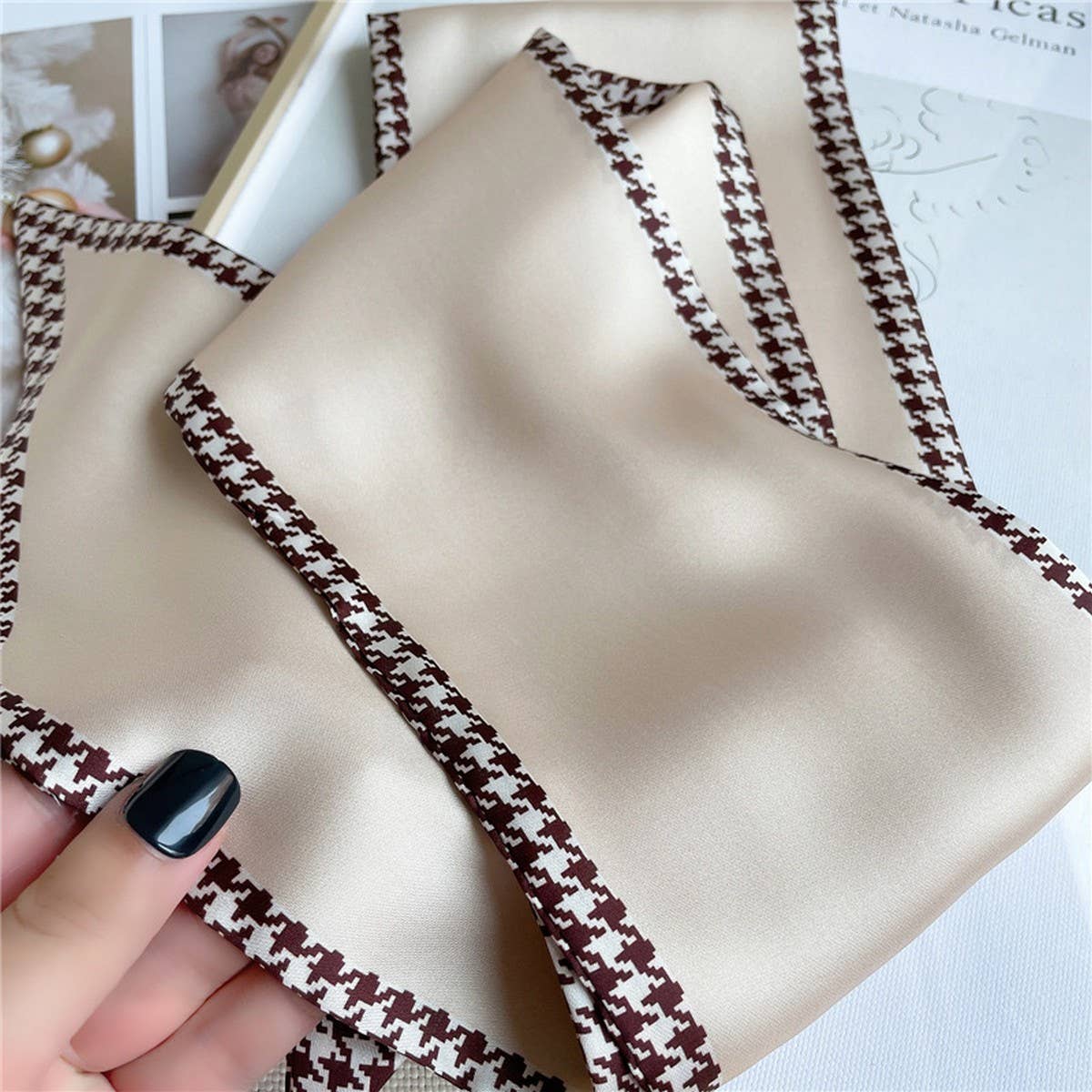 THIN SIMPLE GEOMETRIC LONG SILK HEAD SCARF_CWASC1521