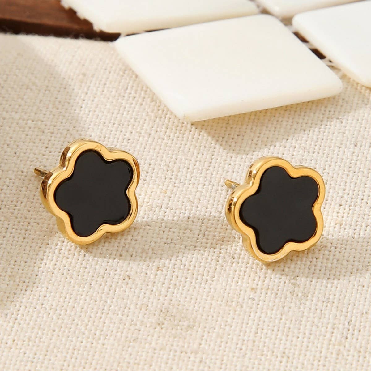 FASHION DOUBLE SIDED FIVE LEAF CLOVER EARRINGS_CWMM3615