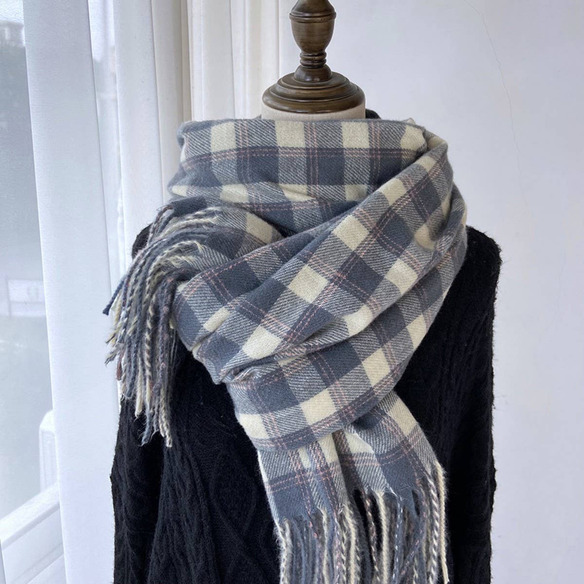 PLAID TASSEL SCARF FOR WOMEN RETRO WINTER WARMTH_CWASC1454