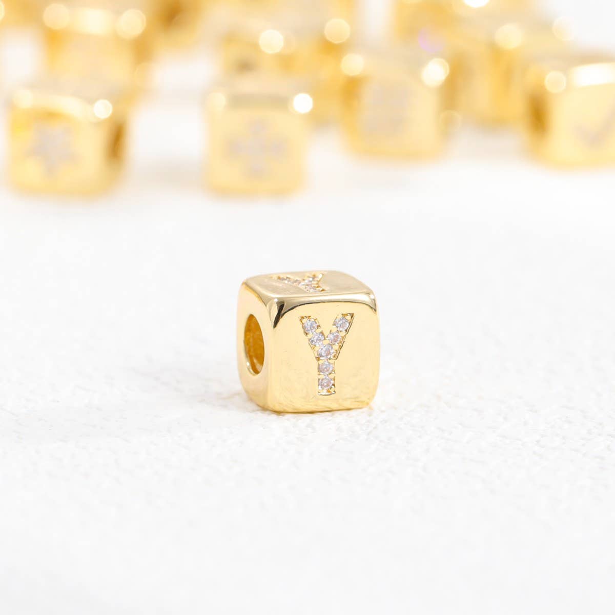 18K GOLD PLATED ZIRCONIA DICE PENDANT NECKLACE_CWMM5876