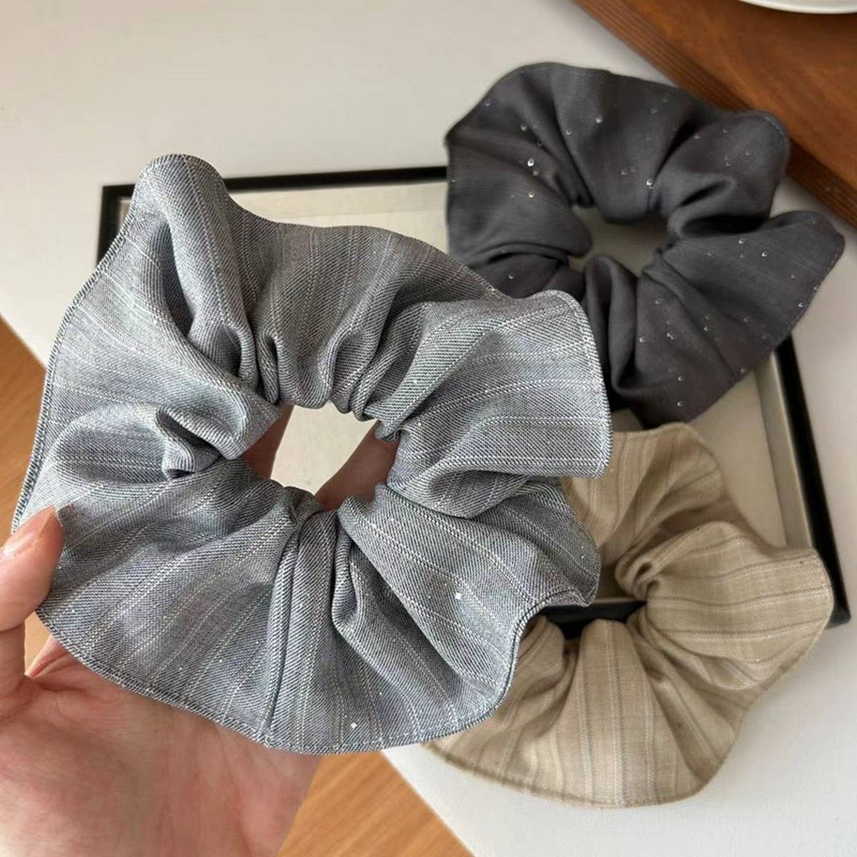 SHINING STRIPED STRIPED COW HAIR SCRUNCHIES_CWAHA2818