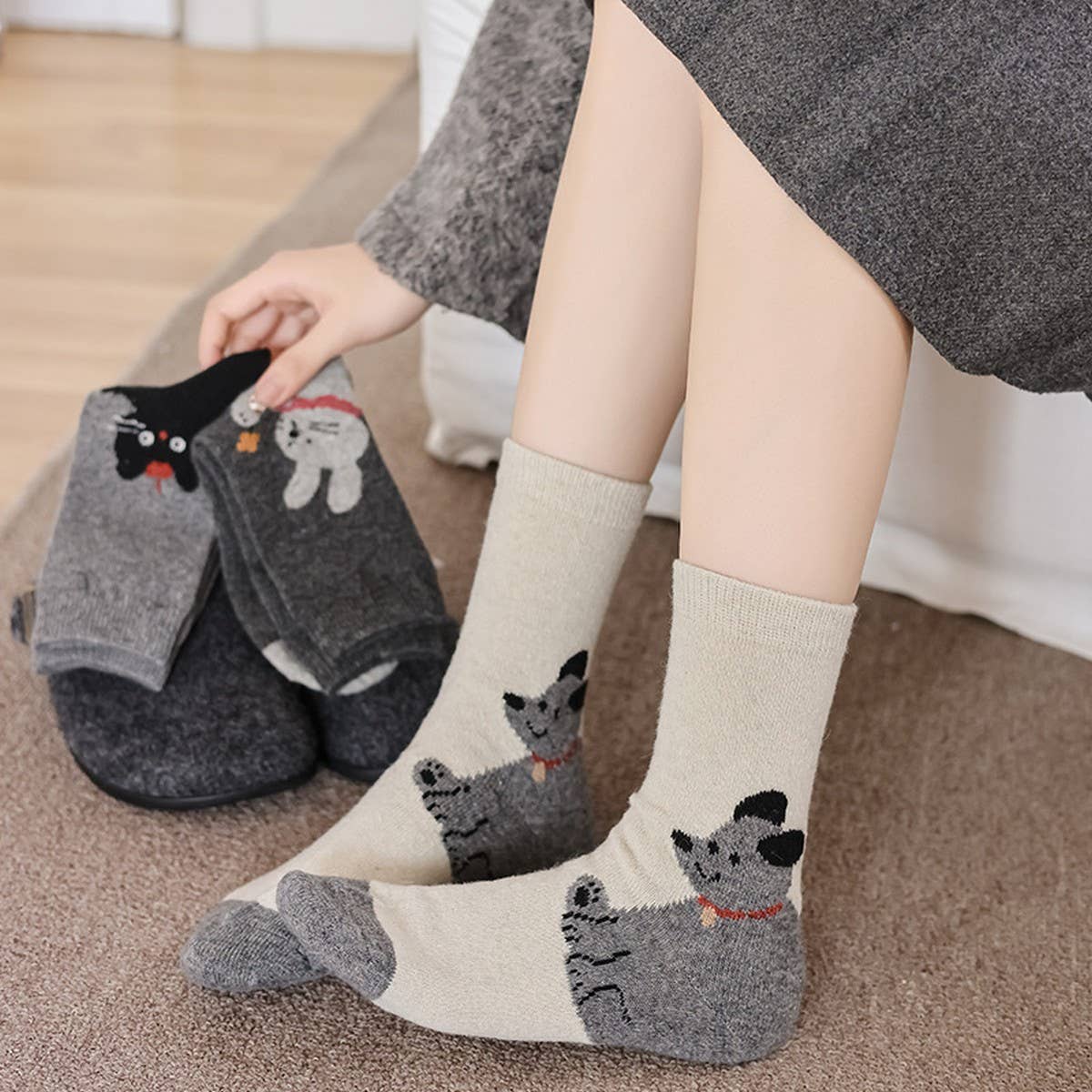 Cute Cartoon Wool Slouchy Crew Socks Women_Cwms03357